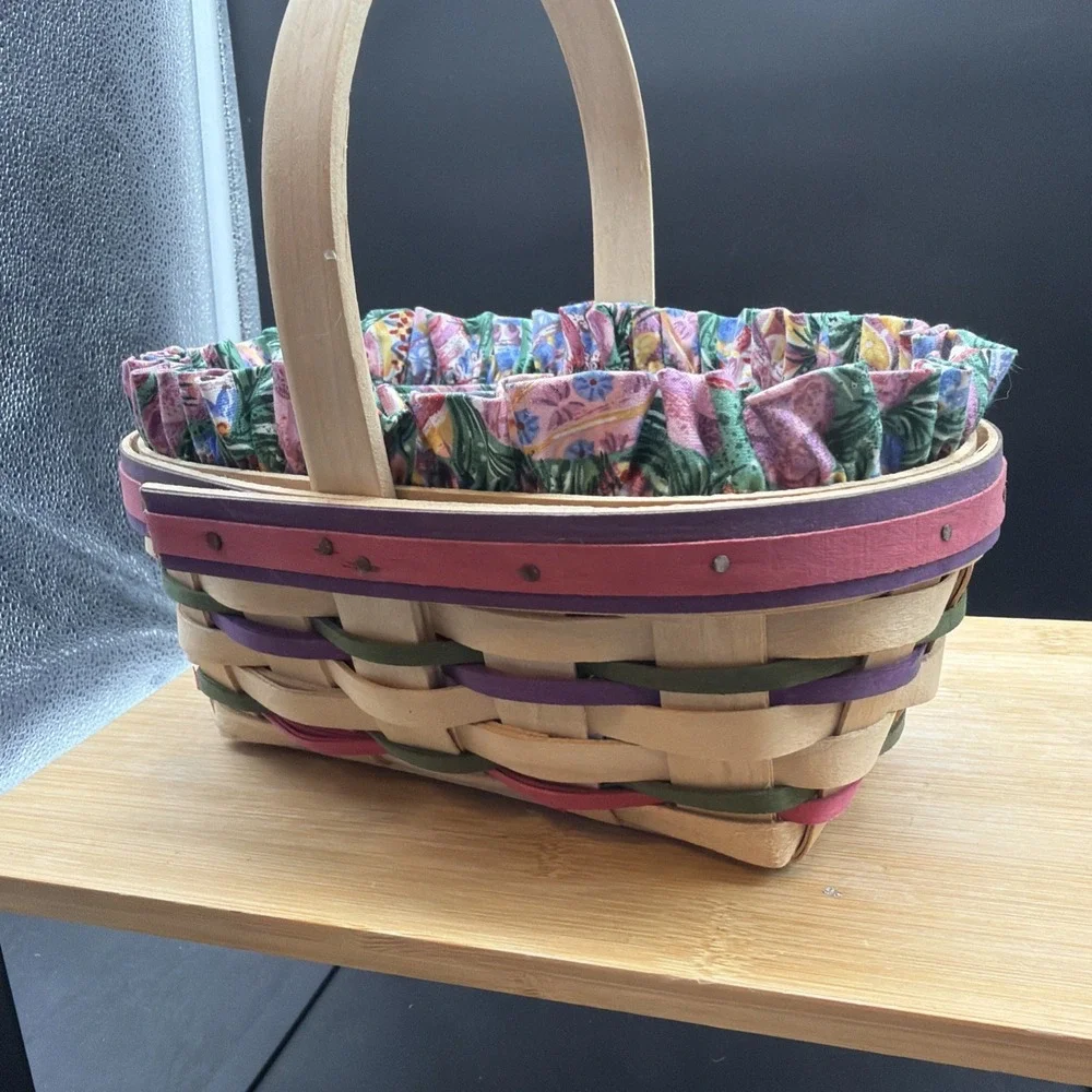 Longaberger 1996 Oval Basket with Easter Egg Liner and Protector